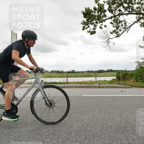 30.08.2026 - Elbe Triathlon Hamburg Michael Burmester http://msf.ph/oto/10047902 30.08.2026 15:02:10 Radfahren  meine-sportfotos.de