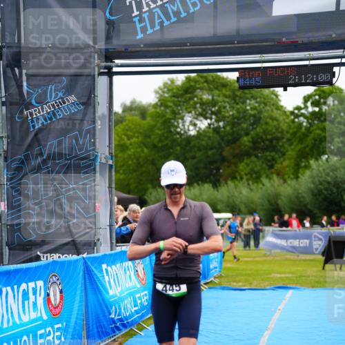 30.08.2026 - Elbe Triathlon Hamburg LAZAROV Photography http://msf.ph/oto/10047912 30.08.2026 10:32:00 Ziel 445 meine-sportfotos.de