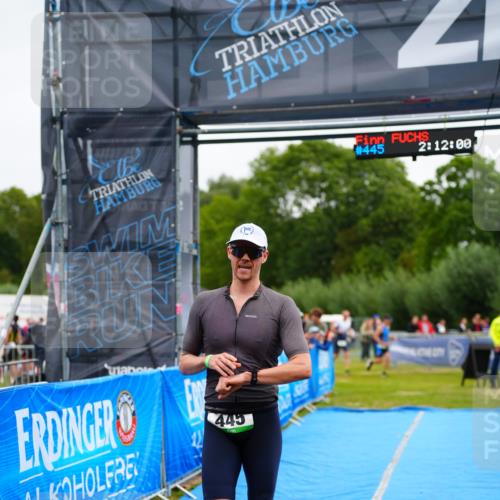 30.08.2026 - Elbe Triathlon Hamburg LAZAROV Photography http://msf.ph/oto/10047925 30.08.2026 10:32:00 Ziel 445 meine-sportfotos.de