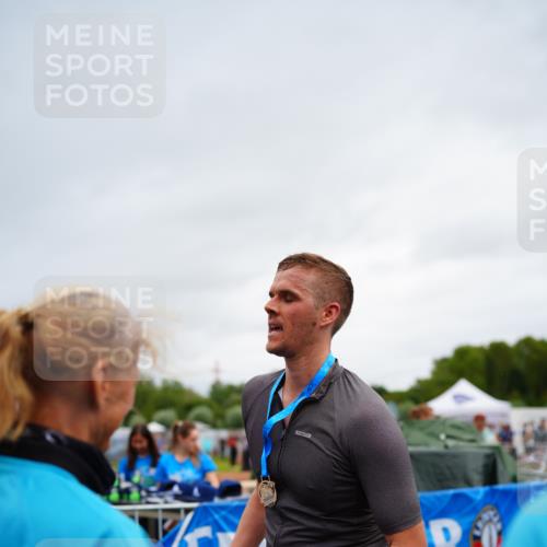 30.08.2026 - Elbe Triathlon Hamburg LAZAROV Photography http://msf.ph/oto/10047951 30.08.2026 10:32:07 Ziel  meine-sportfotos.de