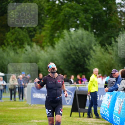 30.08.2026 - Elbe Triathlon Hamburg LAZAROV Photography http://msf.ph/oto/10047964 30.08.2026 10:32:25 Ziel 295 meine-sportfotos.de