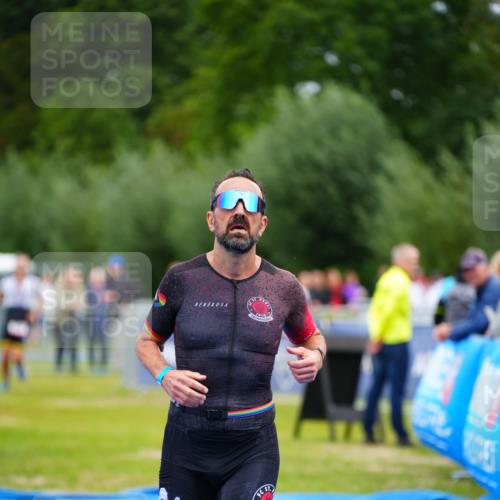 30.08.2026 - Elbe Triathlon Hamburg LAZAROV Photography http://msf.ph/oto/10047987 30.08.2026 10:32:26 Ziel 271, 295 meine-sportfotos.de