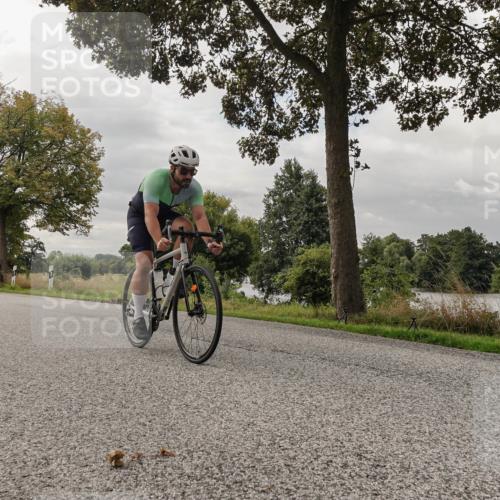 30.08.2026 - Elbe Triathlon Hamburg Michael Burmester http://msf.ph/oto/10048021 30.08.2026 09:40:22 Radfahren 612 meine-sportfotos.de