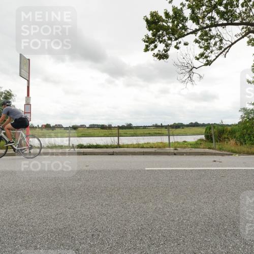 30.08.2026 - Elbe Triathlon Hamburg Michael Burmester http://msf.ph/oto/10048040 30.08.2026 15:04:32 Radfahren  meine-sportfotos.de