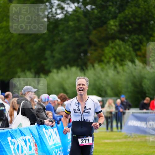 30.08.2026 - Elbe Triathlon Hamburg LAZAROV Photography http://msf.ph/oto/10048043 30.08.2026 10:32:33 Ziel 271 meine-sportfotos.de
