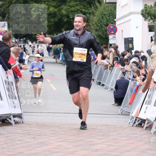 30.08.2026 - Blankeneser Heldenlauf Lena Gebhardt http://msf.ph/oto/10048049 30.08.2026 11:54:45 Ziel 2315, 2701, 4030 meine-sportfotos.de