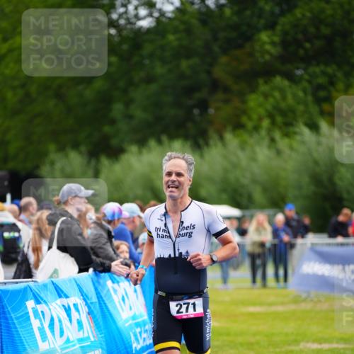 30.08.2026 - Elbe Triathlon Hamburg LAZAROV Photography http://msf.ph/oto/10048050 30.08.2026 10:32:34 Ziel 271 meine-sportfotos.de
