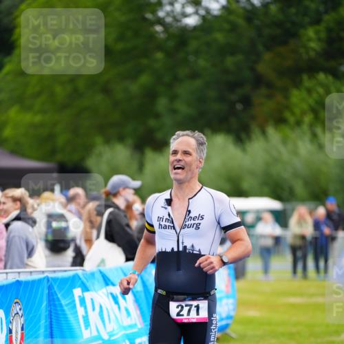30.08.2026 - Elbe Triathlon Hamburg LAZAROV Photography http://msf.ph/oto/10048066 30.08.2026 10:32:34 Ziel 271 meine-sportfotos.de