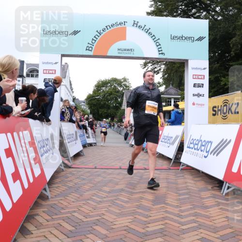 30.08.2026 - Blankeneser Heldenlauf Lena Gebhardt http://msf.ph/oto/10048093 30.08.2026 11:54:49 Ziel 2315, 2701, 2825, 4030 meine-sportfotos.de