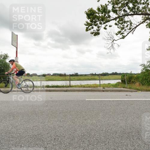 30.08.2026 - Elbe Triathlon Hamburg Michael Burmester http://msf.ph/oto/10048097 30.08.2026 15:05:24 Radfahren  meine-sportfotos.de