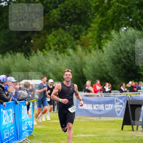 30.08.2026 - Elbe Triathlon Hamburg LAZAROV Photography http://msf.ph/oto/10048114 30.08.2026 10:32:50 Ziel 298, 433 meine-sportfotos.de