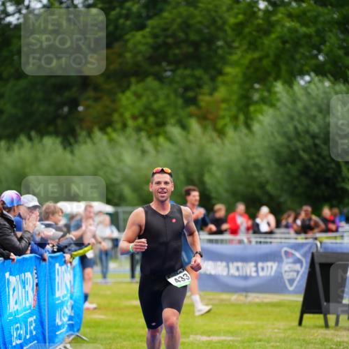 30.08.2026 - Elbe Triathlon Hamburg LAZAROV Photography http://msf.ph/oto/10048122 30.08.2026 10:32:50 Ziel 298, 433 meine-sportfotos.de