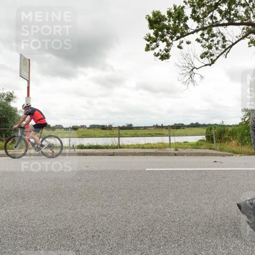 30.08.2026 - Elbe Triathlon Hamburg Michael Burmester http://msf.ph/oto/10048153 30.08.2026 15:06:18 Radfahren  meine-sportfotos.de