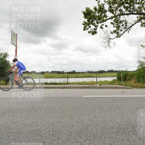 30.08.2026 - Elbe Triathlon Hamburg Michael Burmester http://msf.ph/oto/10048163 30.08.2026 15:06:25 Radfahren  meine-sportfotos.de