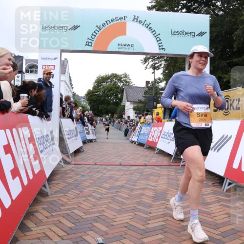 30.08.2026 - Blankeneser Heldenlauf Lena Gebhardt http://msf.ph/oto/10048169 30.08.2026 11:54:54 Ziel 2701, 2825 meine-sportfotos.de