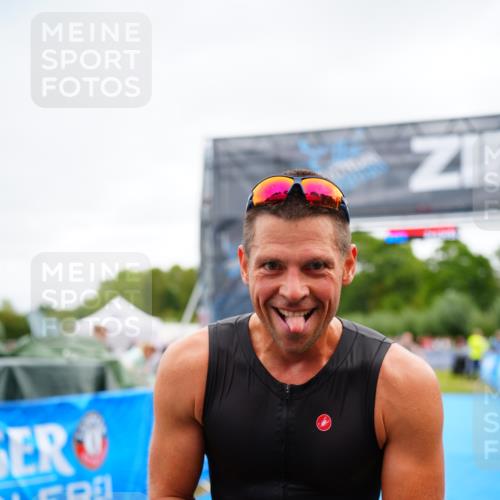 30.08.2026 - Elbe Triathlon Hamburg LAZAROV Photography http://msf.ph/oto/10048181 30.08.2026 10:32:55 Ziel 298, 433 meine-sportfotos.de