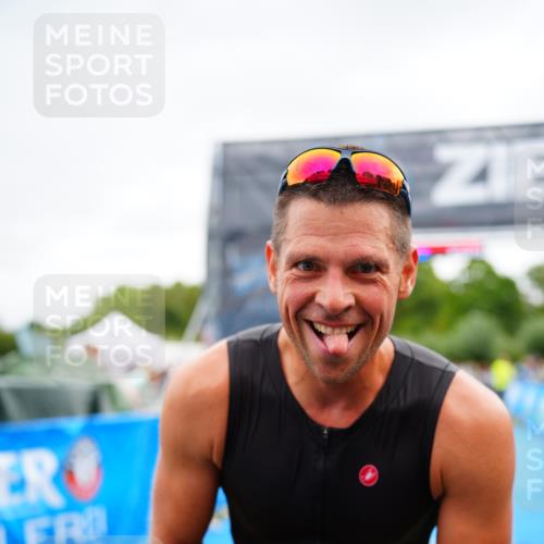30.08.2026 - Elbe Triathlon Hamburg LAZAROV Photography http://msf.ph/oto/10048187 30.08.2026 10:32:56 Ziel 298 meine-sportfotos.de
