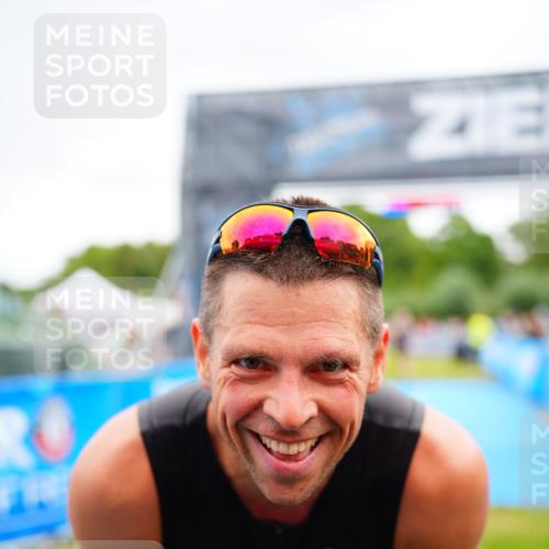 30.08.2026 - Elbe Triathlon Hamburg LAZAROV Photography http://msf.ph/oto/10048196 30.08.2026 10:32:56 Ziel 298 meine-sportfotos.de
