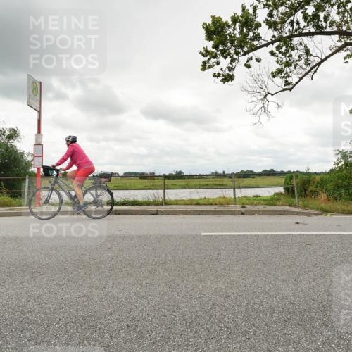 30.08.2026 - Elbe Triathlon Hamburg Michael Burmester http://msf.ph/oto/10048208 30.08.2026 15:07:08 Radfahren  meine-sportfotos.de
