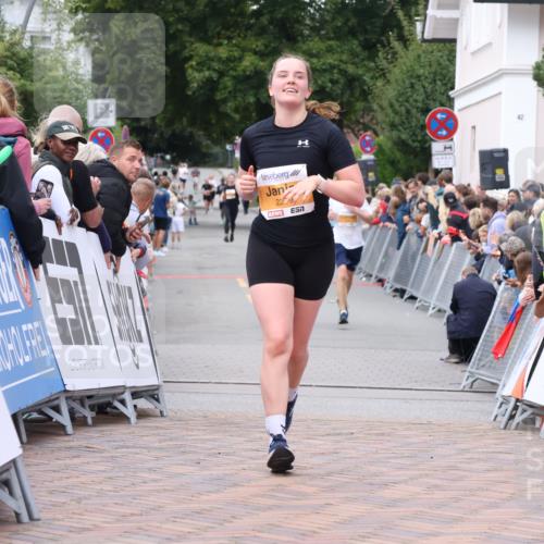 30.08.2026 - Blankeneser Heldenlauf Lena Gebhardt http://msf.ph/oto/10048209 30.08.2026 11:55:00 Ziel 2279, 2825 meine-sportfotos.de