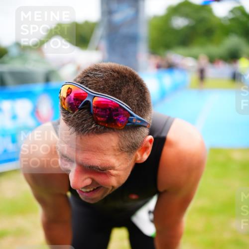 30.08.2026 - Elbe Triathlon Hamburg LAZAROV Photography http://msf.ph/oto/10048219 30.08.2026 10:32:57 Ziel 298 meine-sportfotos.de
