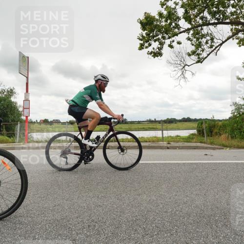 30.08.2026 - Elbe Triathlon Hamburg Michael Burmester http://msf.ph/oto/10048226 30.08.2026 15:08:05 Radfahren 160 meine-sportfotos.de