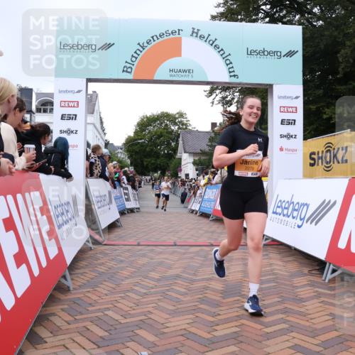 30.08.2026 - Blankeneser Heldenlauf Lena Gebhardt http://msf.ph/oto/10048234 30.08.2026 11:55:03 Ziel 2279, 2447 meine-sportfotos.de