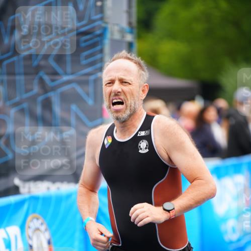 30.08.2026 - Elbe Triathlon Hamburg LAZAROV Photography http://msf.ph/oto/10048251 30.08.2026 10:33:00 Ziel 298 meine-sportfotos.de