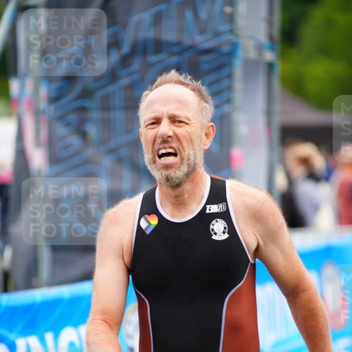 30.08.2026 - Elbe Triathlon Hamburg LAZAROV Photography http://msf.ph/oto/10048262 30.08.2026 10:33:00 Ziel 298 meine-sportfotos.de