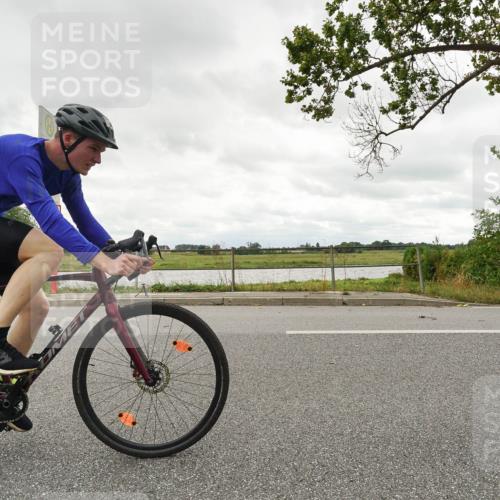 30.08.2026 - Elbe Triathlon Hamburg Michael Burmester http://msf.ph/oto/10048264 30.08.2026 15:10:07 Radfahren  meine-sportfotos.de