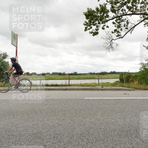 30.08.2026 - Elbe Triathlon Hamburg Michael Burmester http://msf.ph/oto/10048287 30.08.2026 15:11:15 Radfahren  meine-sportfotos.de
