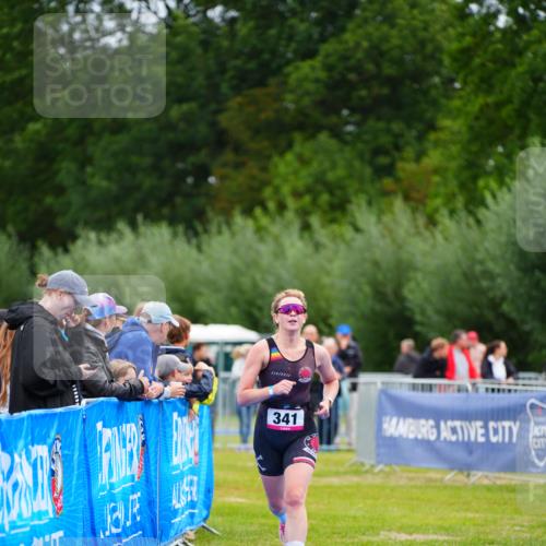 30.08.2026 - Elbe Triathlon Hamburg LAZAROV Photography http://msf.ph/oto/10048302 30.08.2026 10:33:14 Ziel 341 meine-sportfotos.de