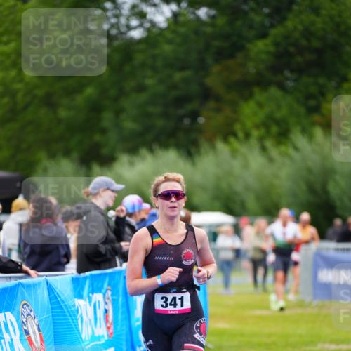 30.08.2026 - Elbe Triathlon Hamburg LAZAROV Photography http://msf.ph/oto/10048324 30.08.2026 10:33:16 Ziel 313, 341 meine-sportfotos.de