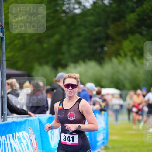 30.08.2026 - Elbe Triathlon Hamburg LAZAROV Photography http://msf.ph/oto/10048336 30.08.2026 10:33:16 Ziel 313, 341 meine-sportfotos.de