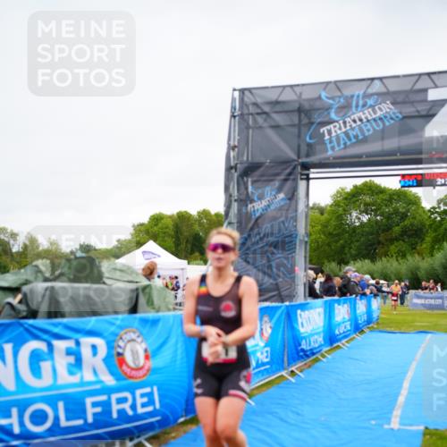 30.08.2026 - Elbe Triathlon Hamburg LAZAROV Photography http://msf.ph/oto/10048364 30.08.2026 10:33:18 Ziel 313, 341 meine-sportfotos.de