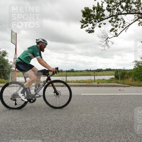 30.08.2026 - Elbe Triathlon Hamburg Michael Burmester http://msf.ph/oto/10048365 30.08.2026 15:13:10 Radfahren  meine-sportfotos.de