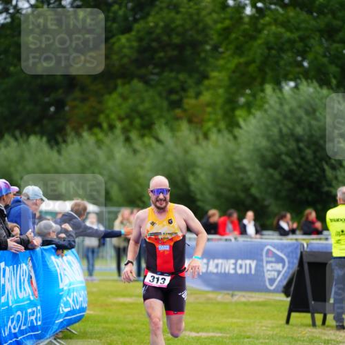 30.08.2026 - Elbe Triathlon Hamburg LAZAROV Photography http://msf.ph/oto/10048381 30.08.2026 10:33:22 Ziel 313, 326, 382 meine-sportfotos.de