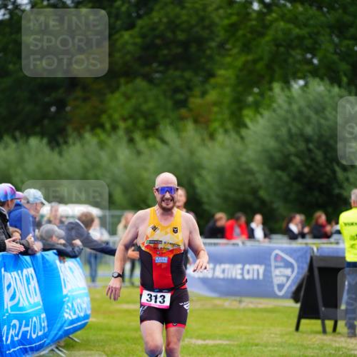30.08.2026 - Elbe Triathlon Hamburg LAZAROV Photography http://msf.ph/oto/10048395 30.08.2026 10:33:22 Ziel 313, 326, 382 meine-sportfotos.de