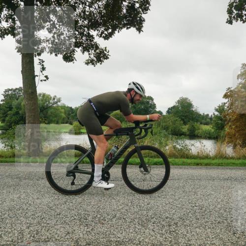 30.08.2026 - Elbe Triathlon Hamburg Michael Burmester http://msf.ph/oto/10048410 30.08.2026 09:33:21 Radfahren 266, 336, 499, 520, 570, 715 meine-sportfotos.de