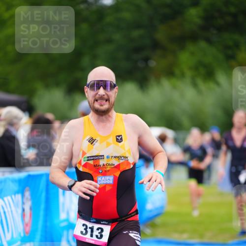 30.08.2026 - Elbe Triathlon Hamburg LAZAROV Photography http://msf.ph/oto/10048442 30.08.2026 10:33:24 Ziel 313, 326, 382 meine-sportfotos.de