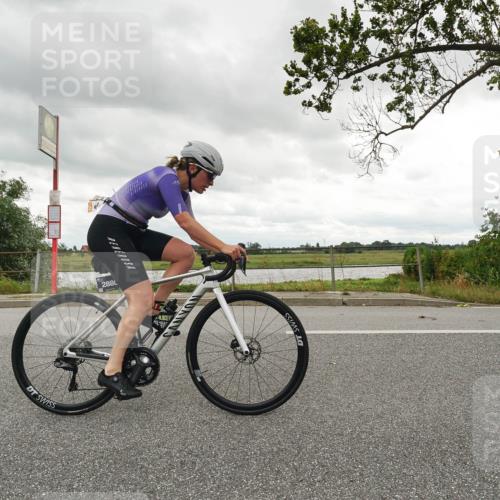 30.08.2026 - Elbe Triathlon Hamburg Michael Burmester http://msf.ph/oto/10048457 30.08.2026 15:17:00 Radfahren  meine-sportfotos.de