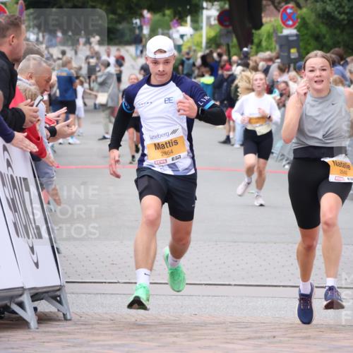 30.08.2026 - Blankeneser Heldenlauf Lena Gebhardt http://msf.ph/oto/10048468 30.08.2026 11:55:22 Ziel 2649, 2864, 2887 meine-sportfotos.de