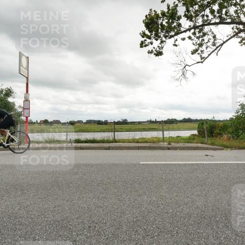30.08.2026 - Elbe Triathlon Hamburg Michael Burmester http://msf.ph/oto/10048488 30.08.2026 15:18:16 Radfahren  meine-sportfotos.de