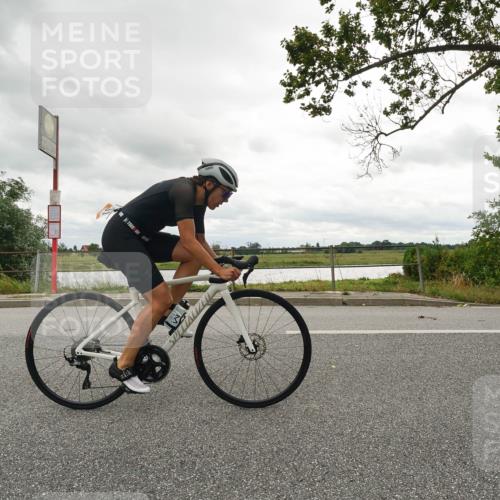 30.08.2026 - Elbe Triathlon Hamburg Michael Burmester http://msf.ph/oto/10048523 30.08.2026 15:19:36 Radfahren  meine-sportfotos.de