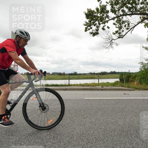30.08.2026 - Elbe Triathlon Hamburg Michael Burmester http://msf.ph/oto/10048558 30.08.2026 15:20:27 Radfahren  meine-sportfotos.de
