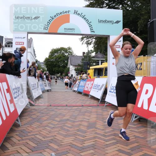 30.08.2026 - Blankeneser Heldenlauf Lena Gebhardt http://msf.ph/oto/10048562 30.08.2026 11:55:27 Ziel 2401, 2649, 2864 meine-sportfotos.de