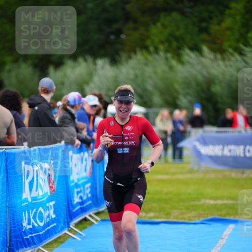 30.08.2026 - Elbe Triathlon Hamburg LAZAROV Photography http://msf.ph/oto/10048565 30.08.2026 10:33:53 Ziel 348 meine-sportfotos.de