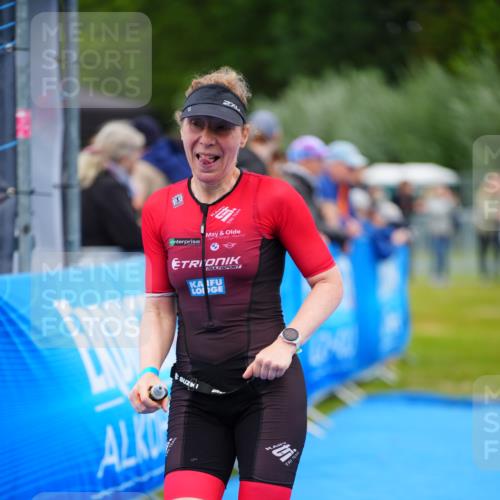 30.08.2026 - Elbe Triathlon Hamburg LAZAROV Photography http://msf.ph/oto/10048596 30.08.2026 10:33:55 Ziel 348 meine-sportfotos.de