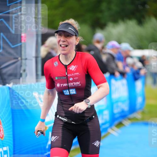 30.08.2026 - Elbe Triathlon Hamburg LAZAROV Photography http://msf.ph/oto/10048602 30.08.2026 10:33:55 Ziel 348 meine-sportfotos.de