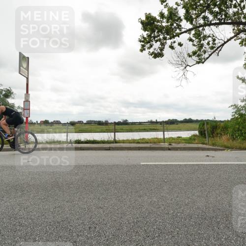 30.08.2026 - Elbe Triathlon Hamburg Michael Burmester http://msf.ph/oto/10048604 30.08.2026 15:21:25 Radfahren  meine-sportfotos.de